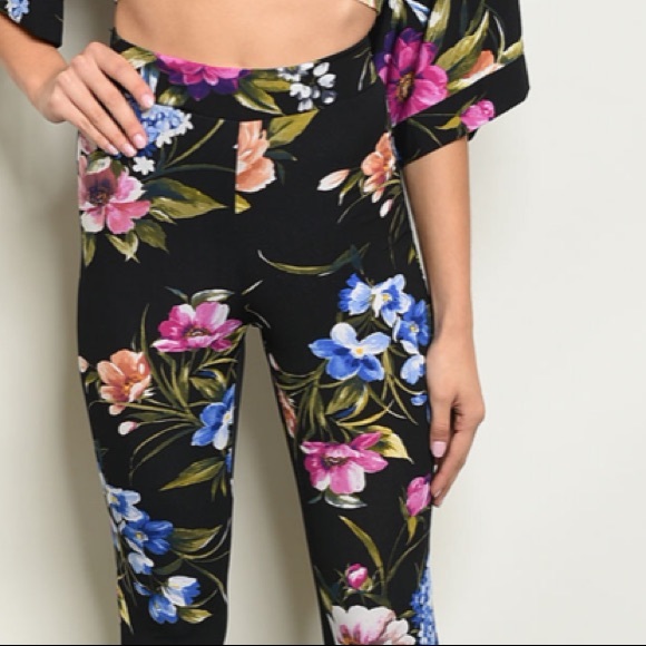 Black blue & purple floral crop top and pants set - Picture 8 of 8